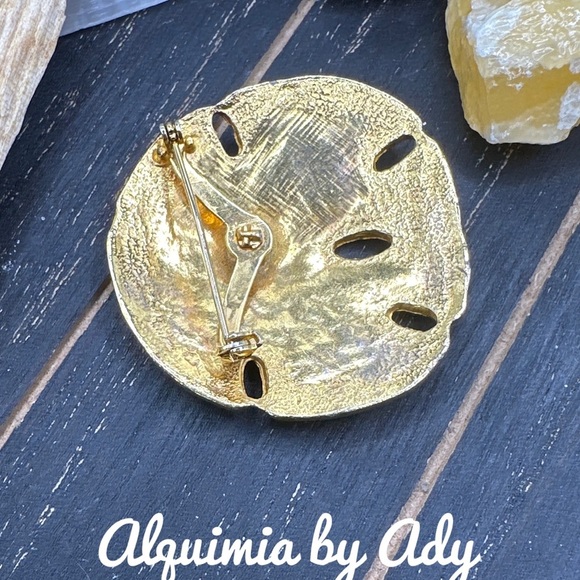 Gold Sand Dollar Pendant Necklace - Picture 4 of 4